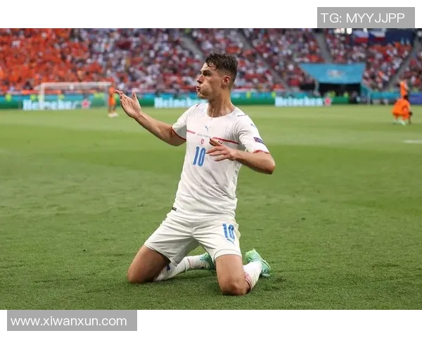 2004年欧洲杯捷克对荷兰精彩瞬间回顾与分析 2004年欧洲杯捷克对荷兰精彩瞬间回顾与分析