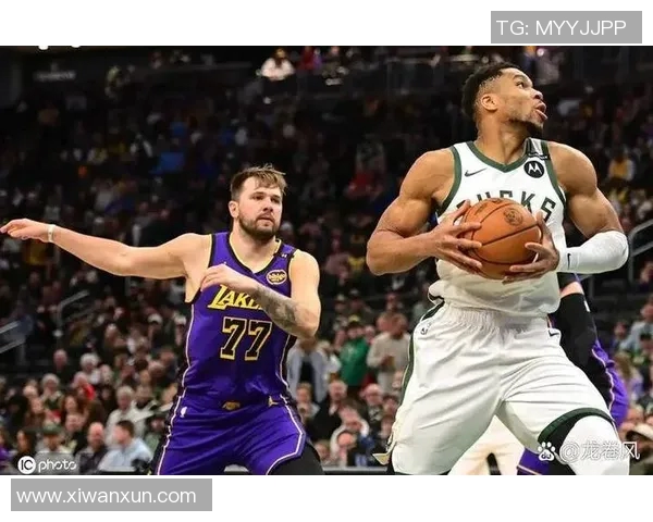 2013年湖人对阵雄鹿的精彩对决回顾与分析 2013年湖人对阵雄鹿的精彩对决回顾与分析