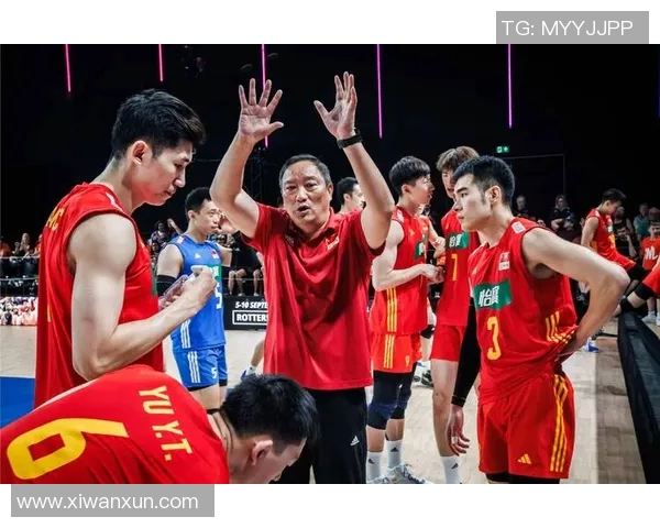 中国男排与俄罗斯男排激战正酣争夺世界排球赛荣耀之巅 中国男排与俄罗斯男排激战正酣争夺世界排球赛荣耀之巅